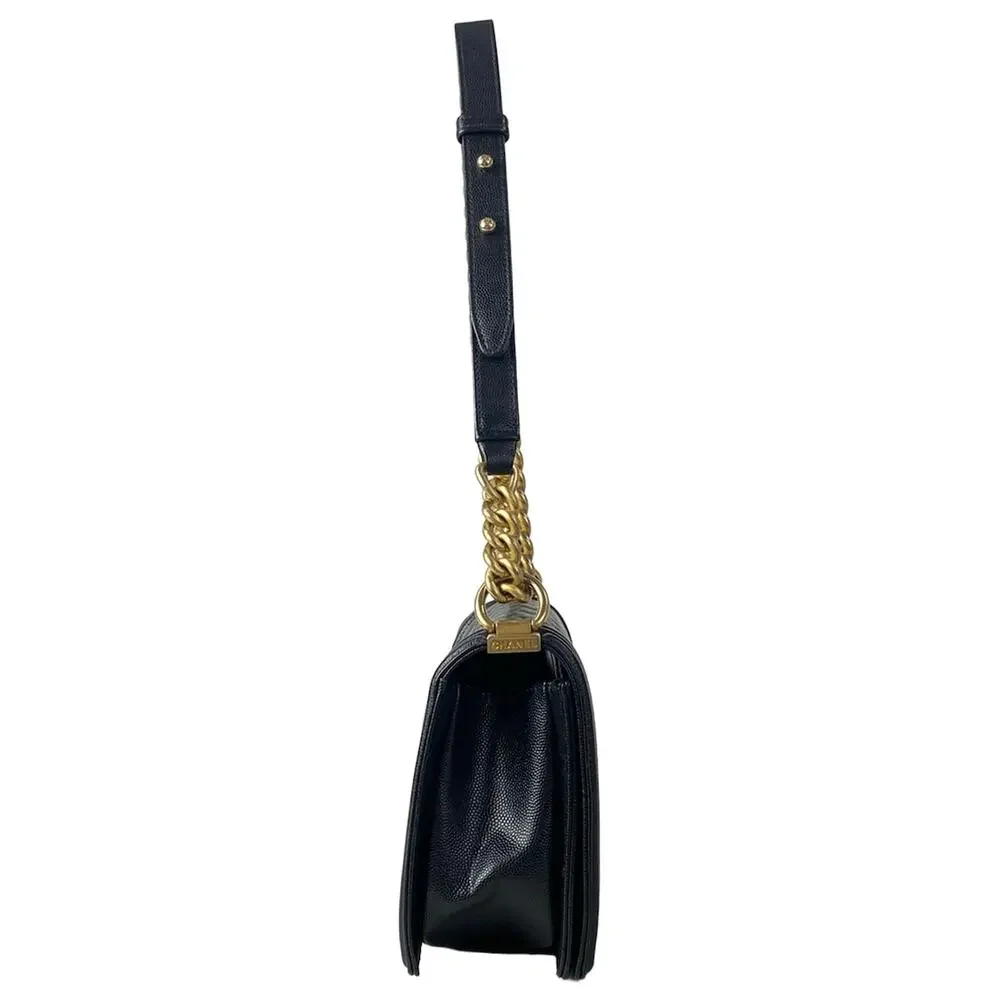 Chanel Boy Chanel / Matelasse Shoulder Bag A67086